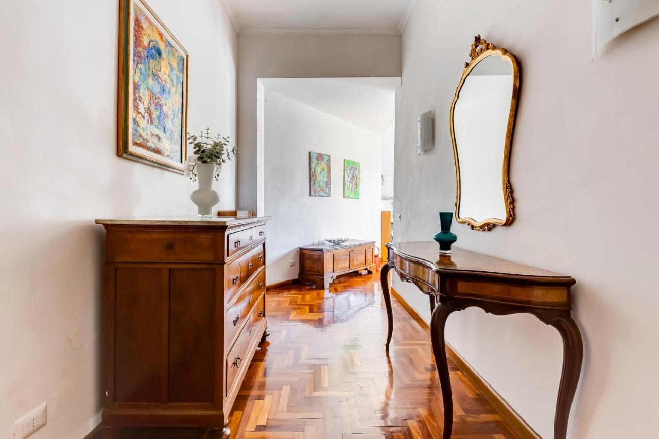 Large And Bright Amazing View Basilica San Giovanni In Laterano Appartement *